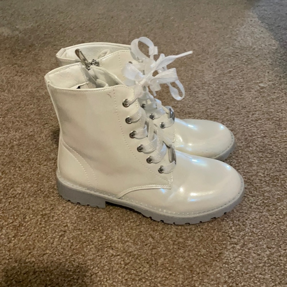 Girls boots size 3